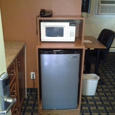 Economy Inn 토너완다 외부 사진