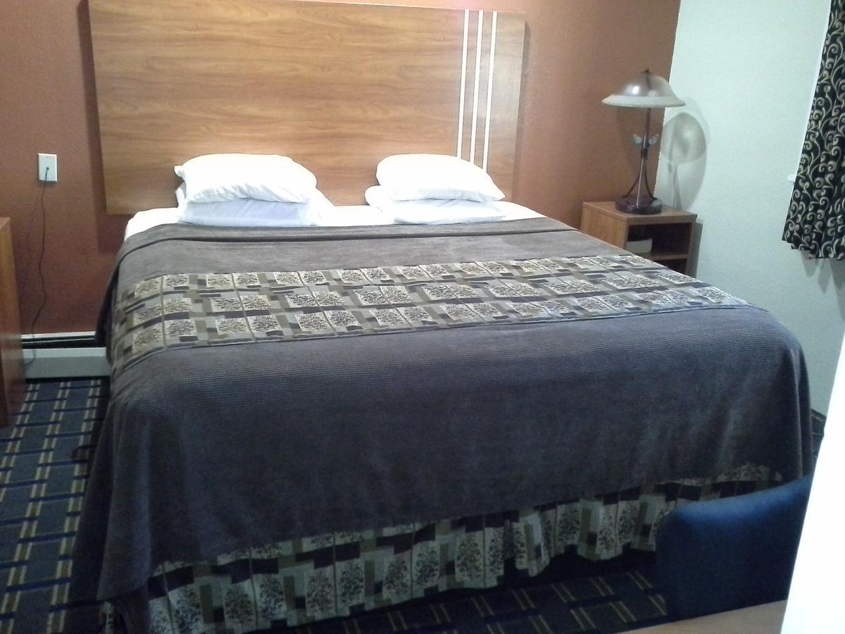 Economy Inn 토너완다 외부 사진
