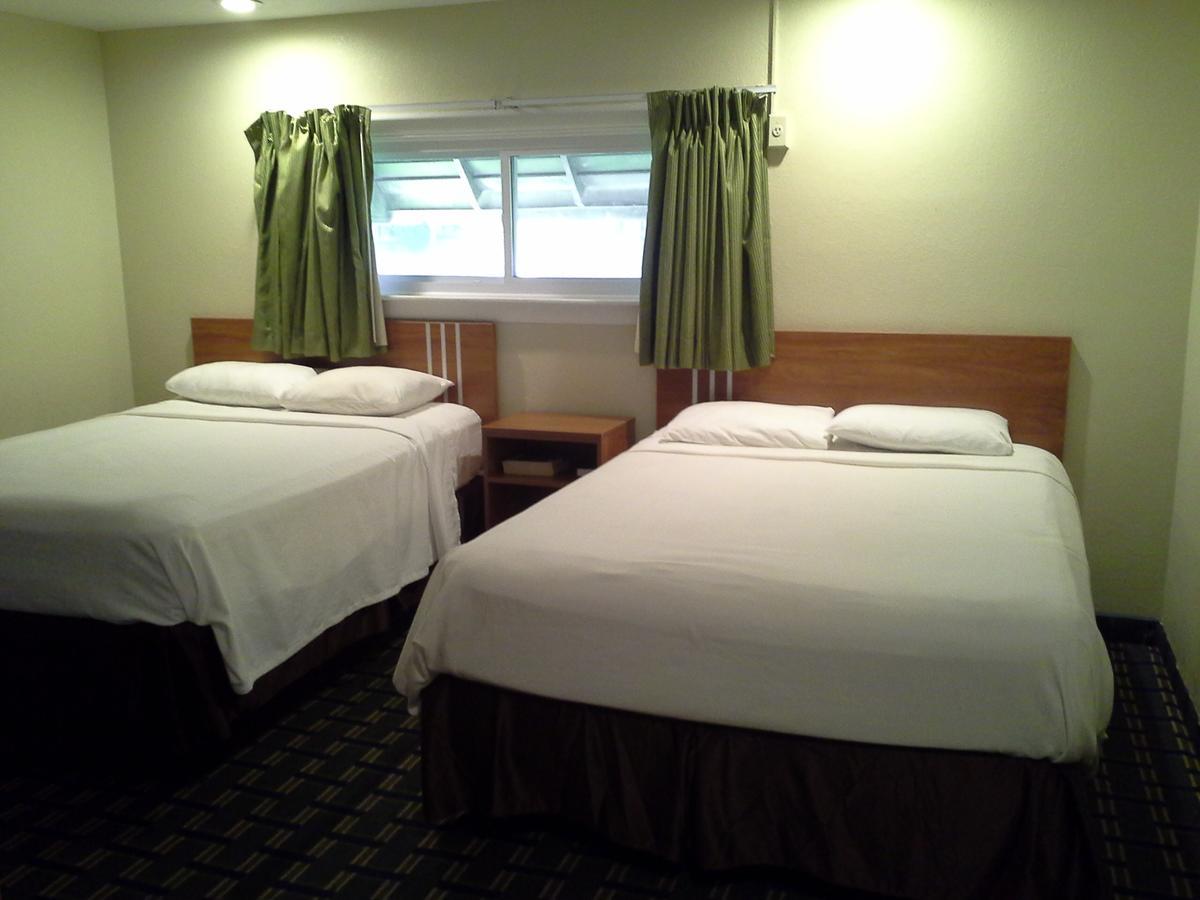 Economy Inn 토너완다 외부 사진
