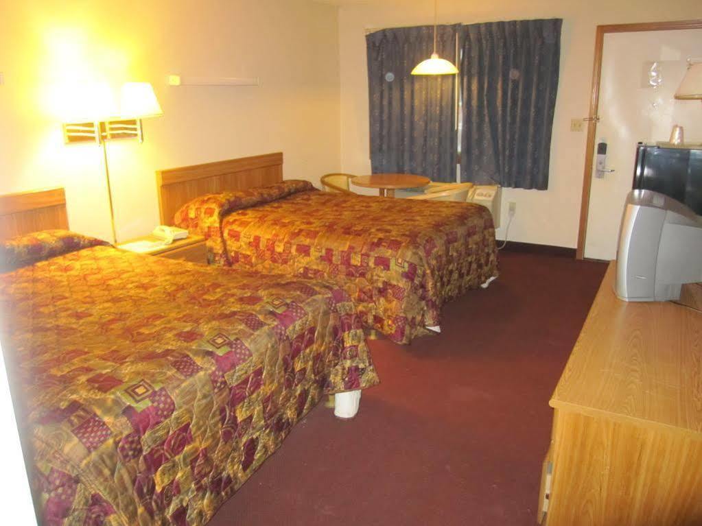 Economy Inn 토너완다 외부 사진
